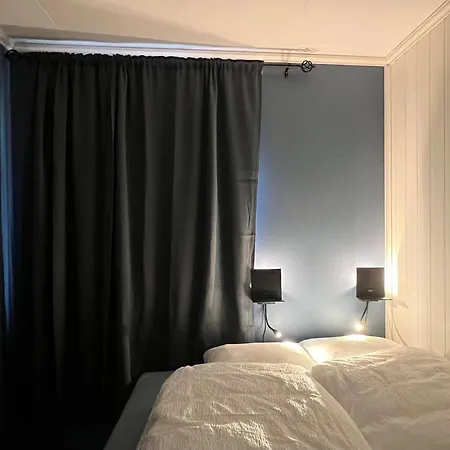 Dobbeltrom Pa Solsida, Fin Utsikt Fra Huset, Privat Bad Og Delt Kjokken Og Stua * Sogndal