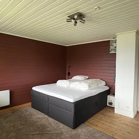Dobbeltrom Pa Solsida, Fin Utsikt Fra Huset, Privat Bad Og Delt Kjokken Og Stua Sogndal