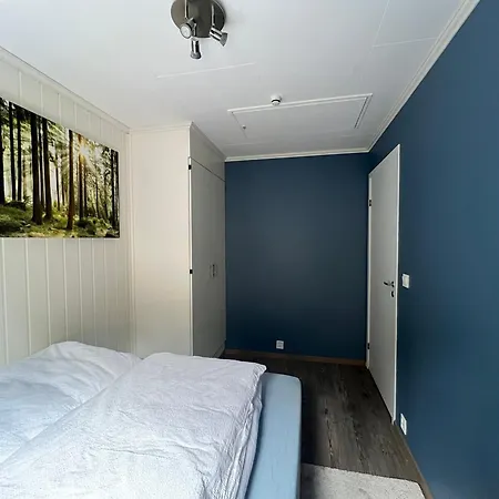 Dobbeltrom Pa Solsida, Fin Utsikt Fra Huset, Privat Bad Og Delt Kjokken Og Stua Sogndal